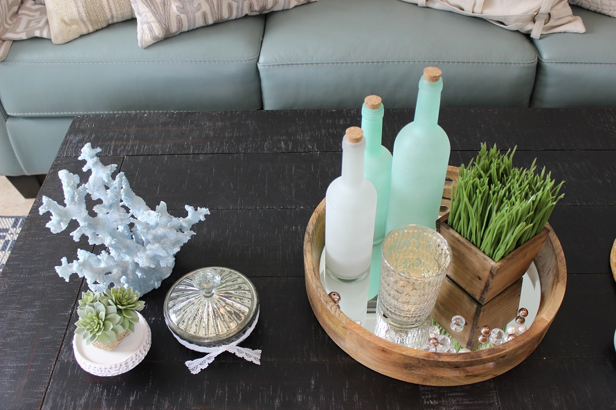 Closeup image of accent bowls used as decor on the coffee table. 