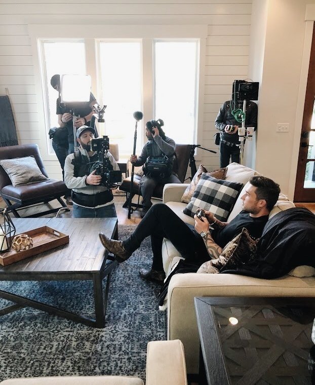 michael ray playing video game